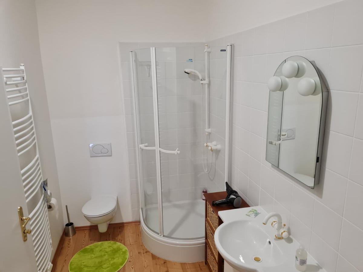 Altstadtjuwel Mit Sauna Санкт Файт ан дер Глан Екстериор снимка